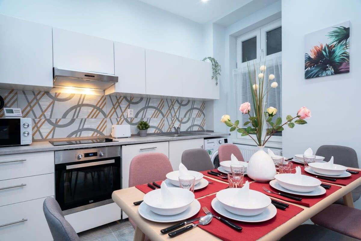 New Spacious Apartment At Superb Location Budapeste Exterior foto