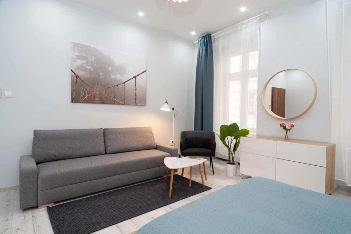 New Spacious Apartment At Superb Location Budapeste Exterior foto